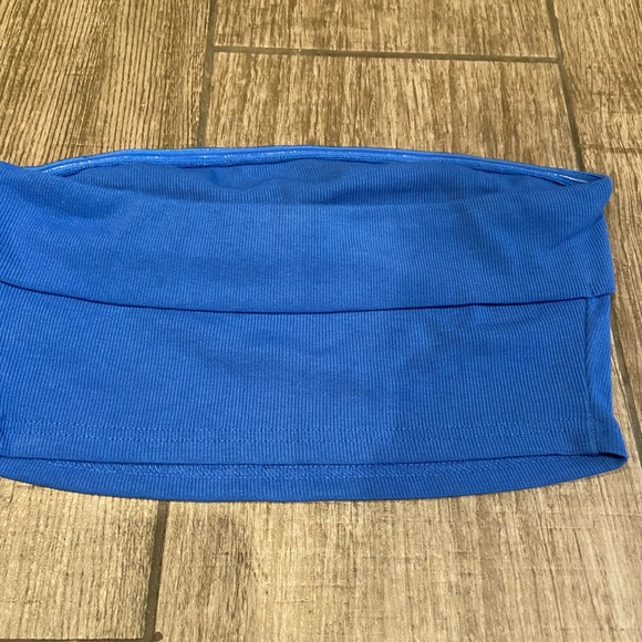 Blue Strapless Crop Top 💙 - Picture 5 of 5